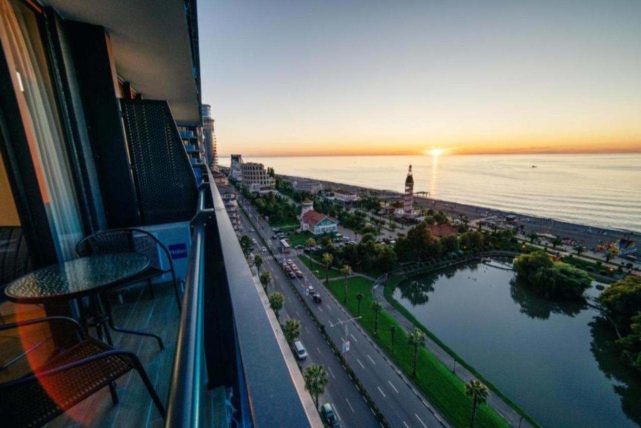 Aparthotel Orbi City Batumi Esterno foto
