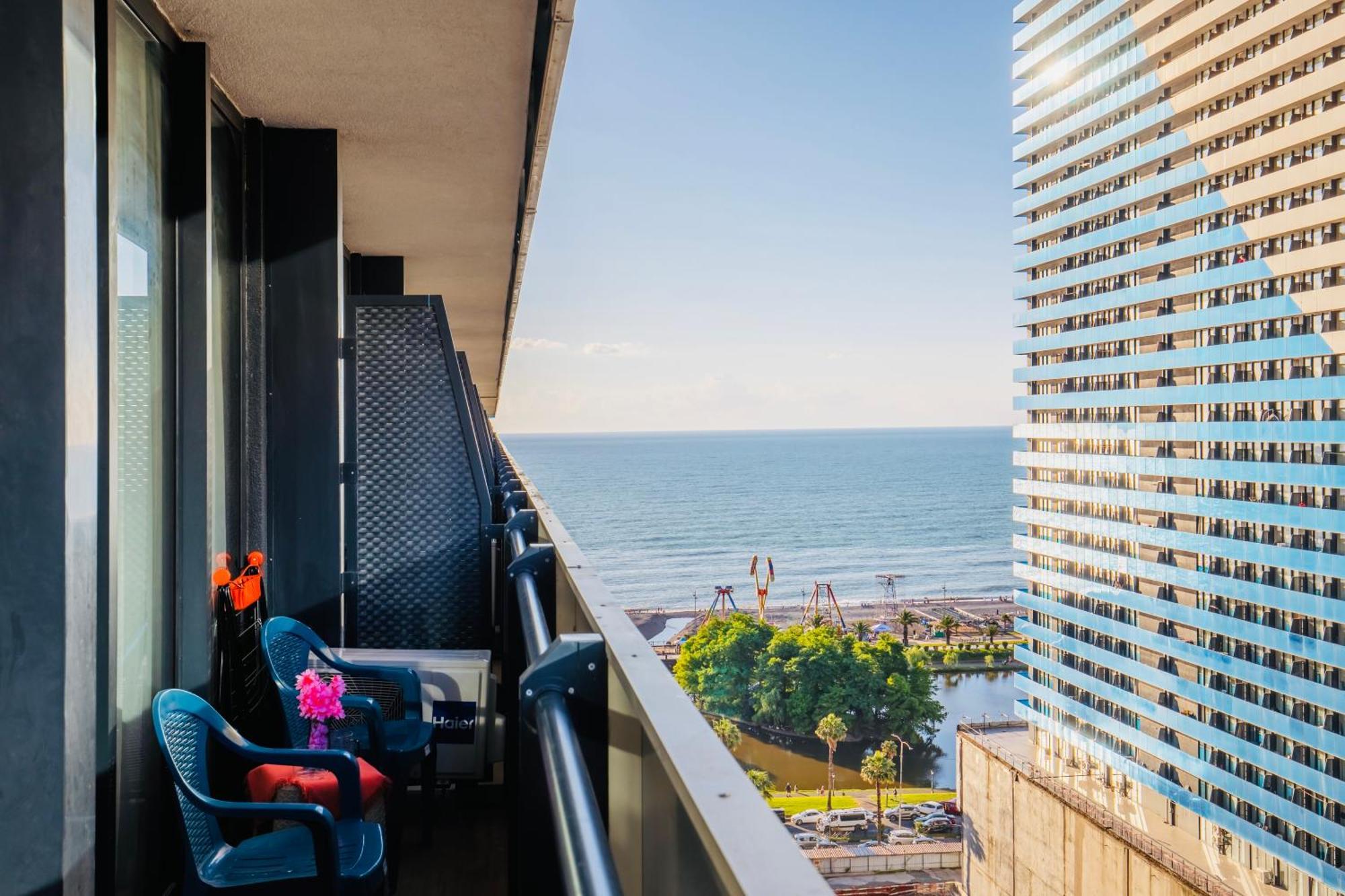 Aparthotel Orbi City Batumi Esterno foto